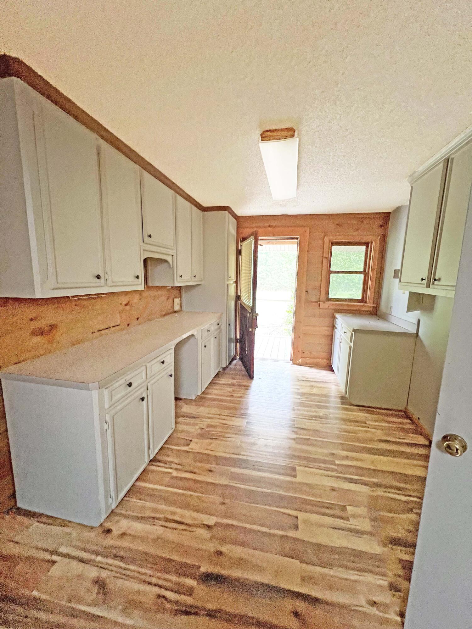 1584 Hudson Road Summerton, SC 29148 - Photo 10 of 27