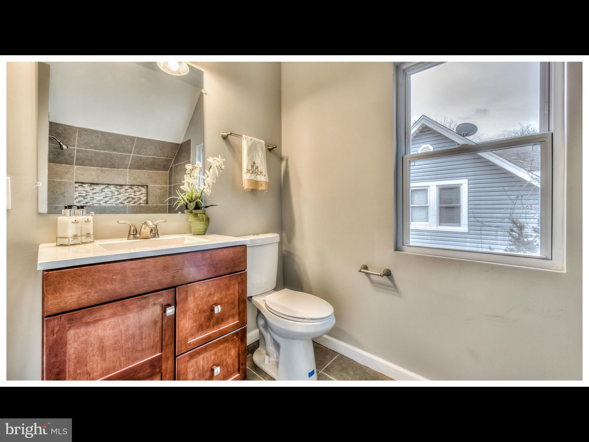 4906 Ross Road Baltimore, MD 21214 - Photo 18 of 29 Bath (Master)