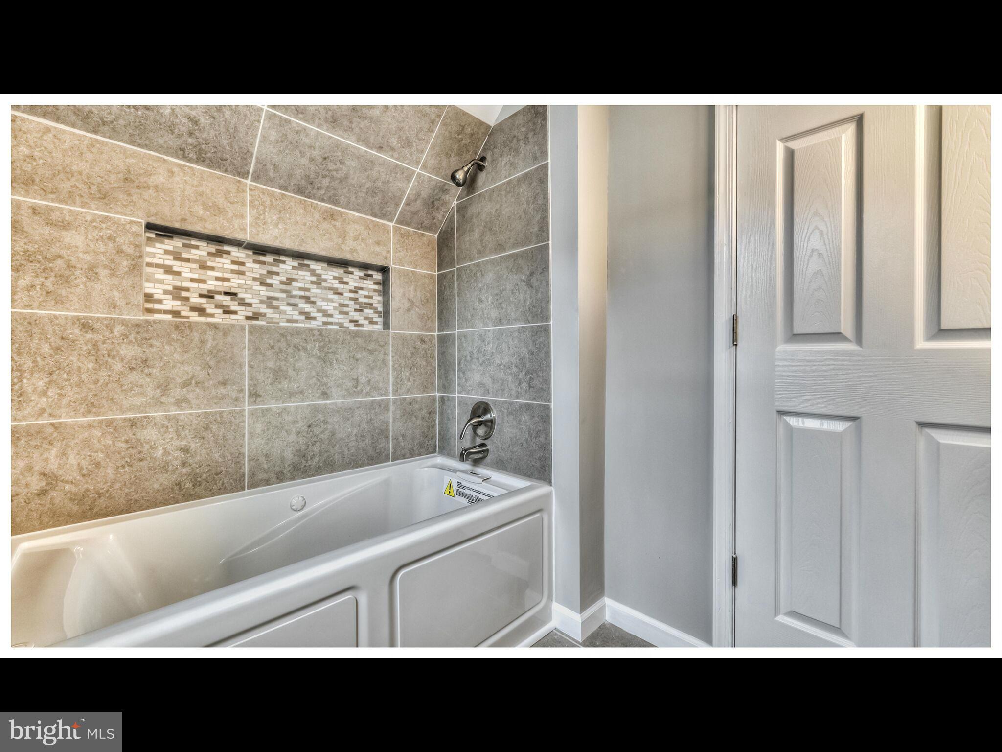 4906 Ross Road Baltimore, MD 21214 - Photo 19 of 29 Bath (Master)