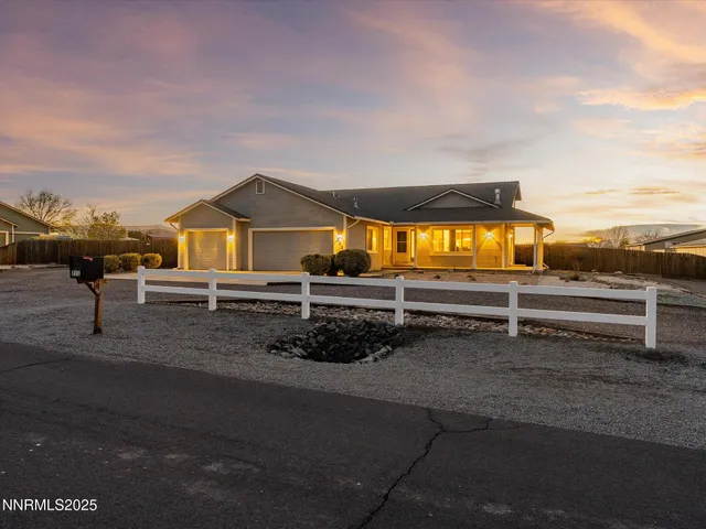 $721,500 | 211 Bridle Path Way, Fernley, NV 89408