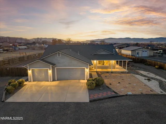 $721,500 | 211 Bridle Path Way, Fernley, NV 89408