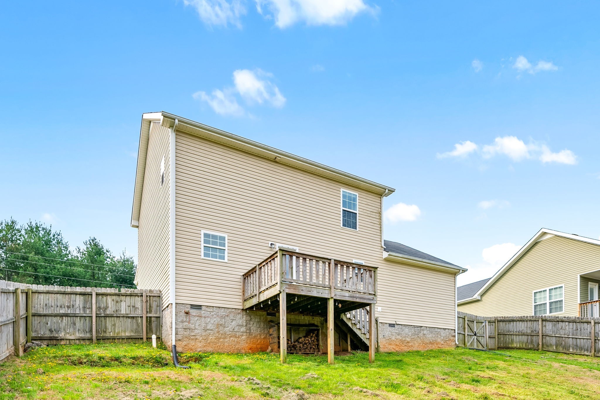 1563 Hazelwood Road Clarksville, TN 37042 - Photo 37 of 43 a view of a house with yard and sitting area
