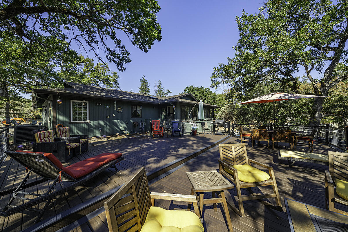 332 Rene Drive Shady Cove, OR 97539 - Photo 6 of 53 DSC02195-HDR-Edit