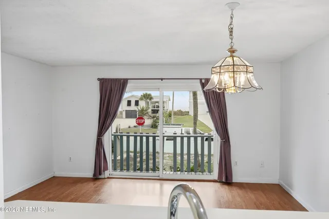 a view of entryway with a front door