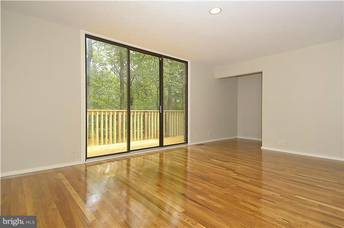 705 Potomac River Road McLean, VA 22102 - Photo 9 of 29 Bedroom