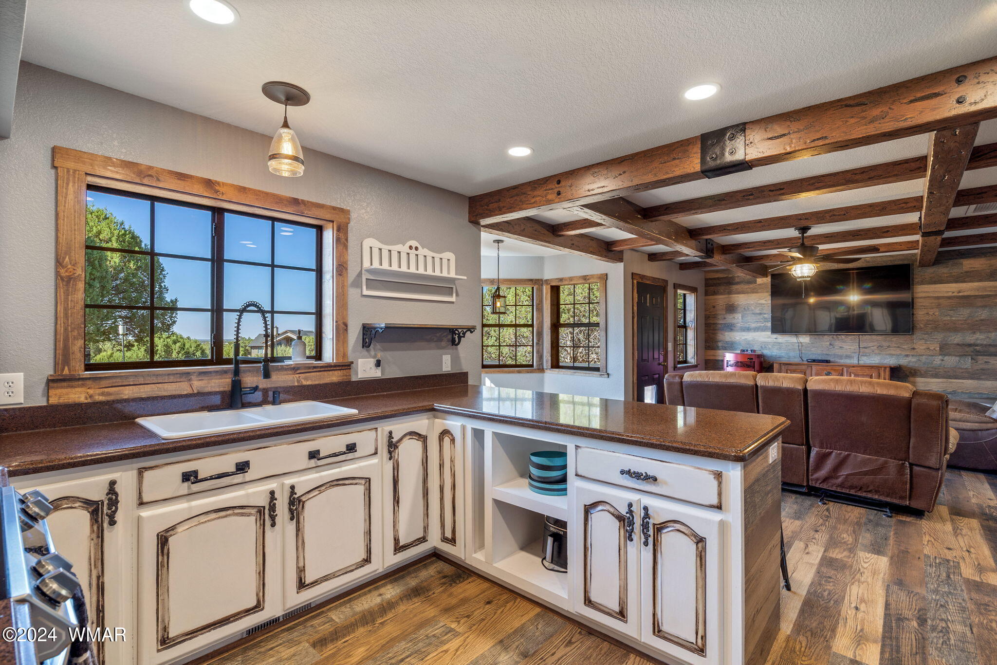 6780 Cheney Ranch Loop Show Low, AZ 85901 - Photo 14 of 46 Kitchen