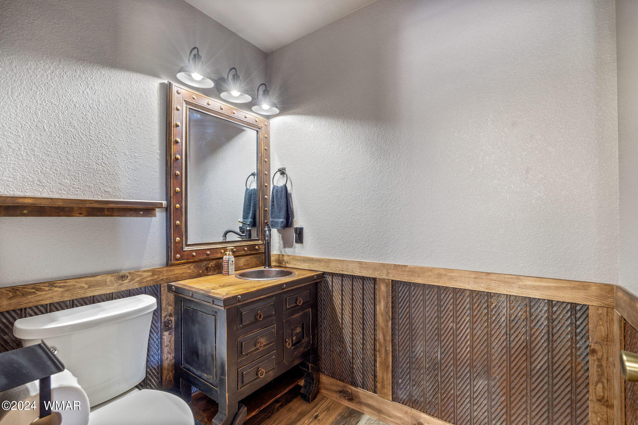 6780 Cheney Ranch Loop Show Low, AZ 85901 - Photo 18 of 46 Downstairs Bathroom