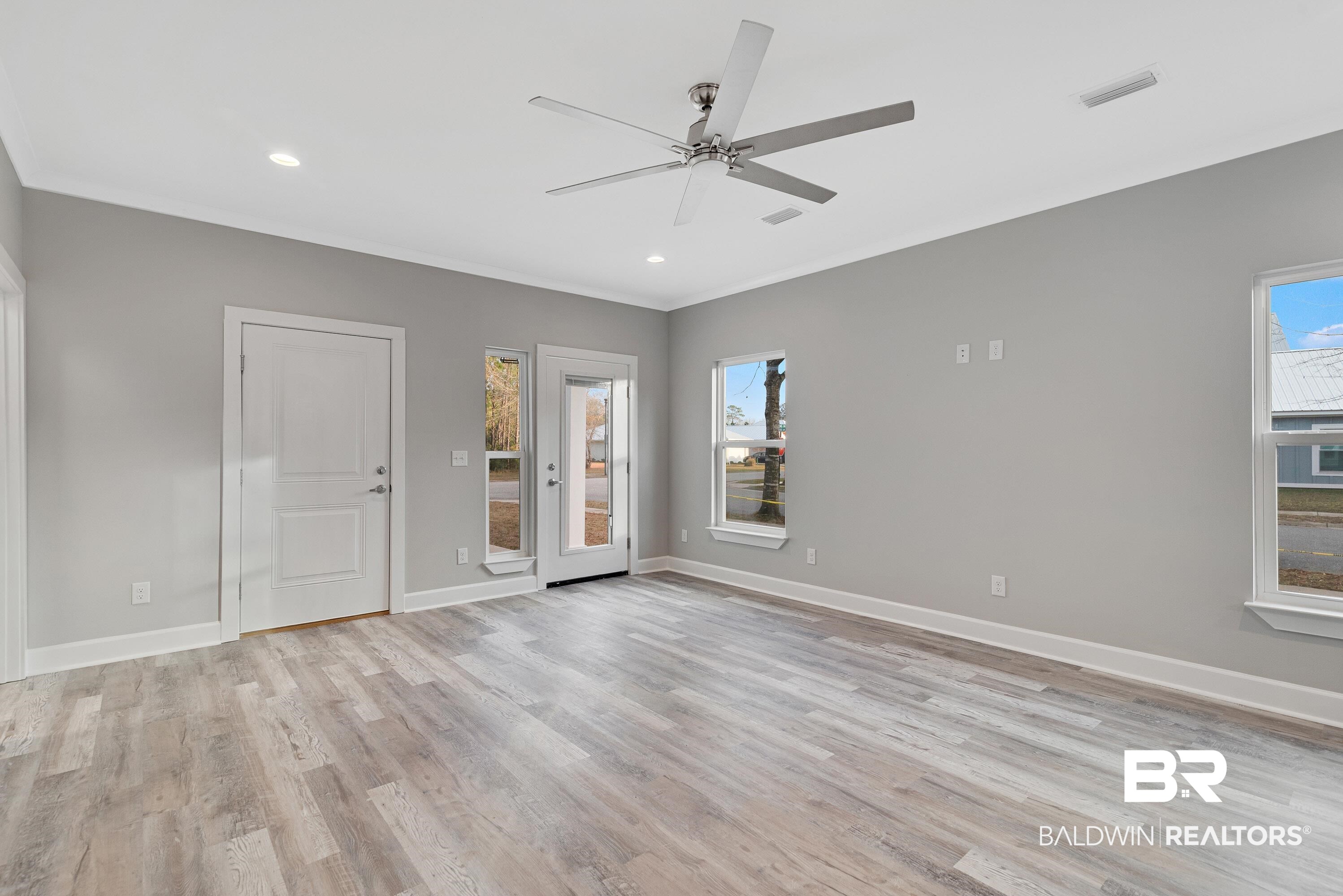 8192 Carmel Circle Foley, AL 36535 - Photo 3 of 23 Living Room
