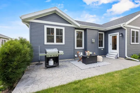 $695,000 | 816 Damascus Trail, Cottage Grove, WI 53527