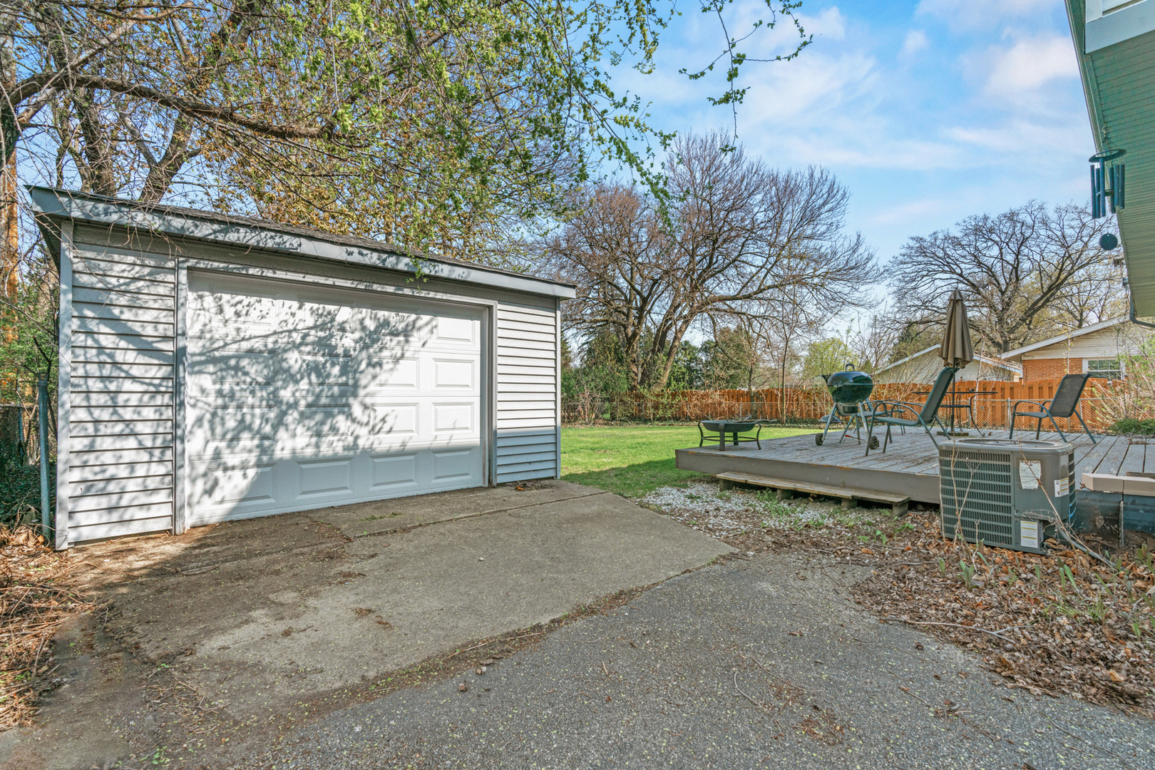 2344 Forest Avenue Rolling Meadows, IL 60008 - Photo 26 of 29 a view of a yard with wooden fence