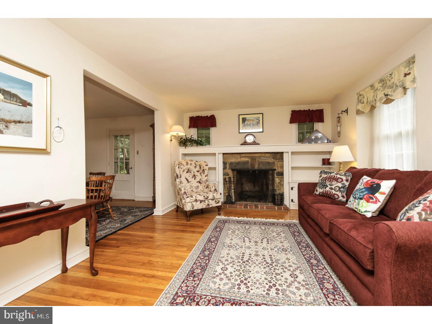 960 Valley Road Blue Bell, PA 19422 - Photo 3 of 18 Living Room