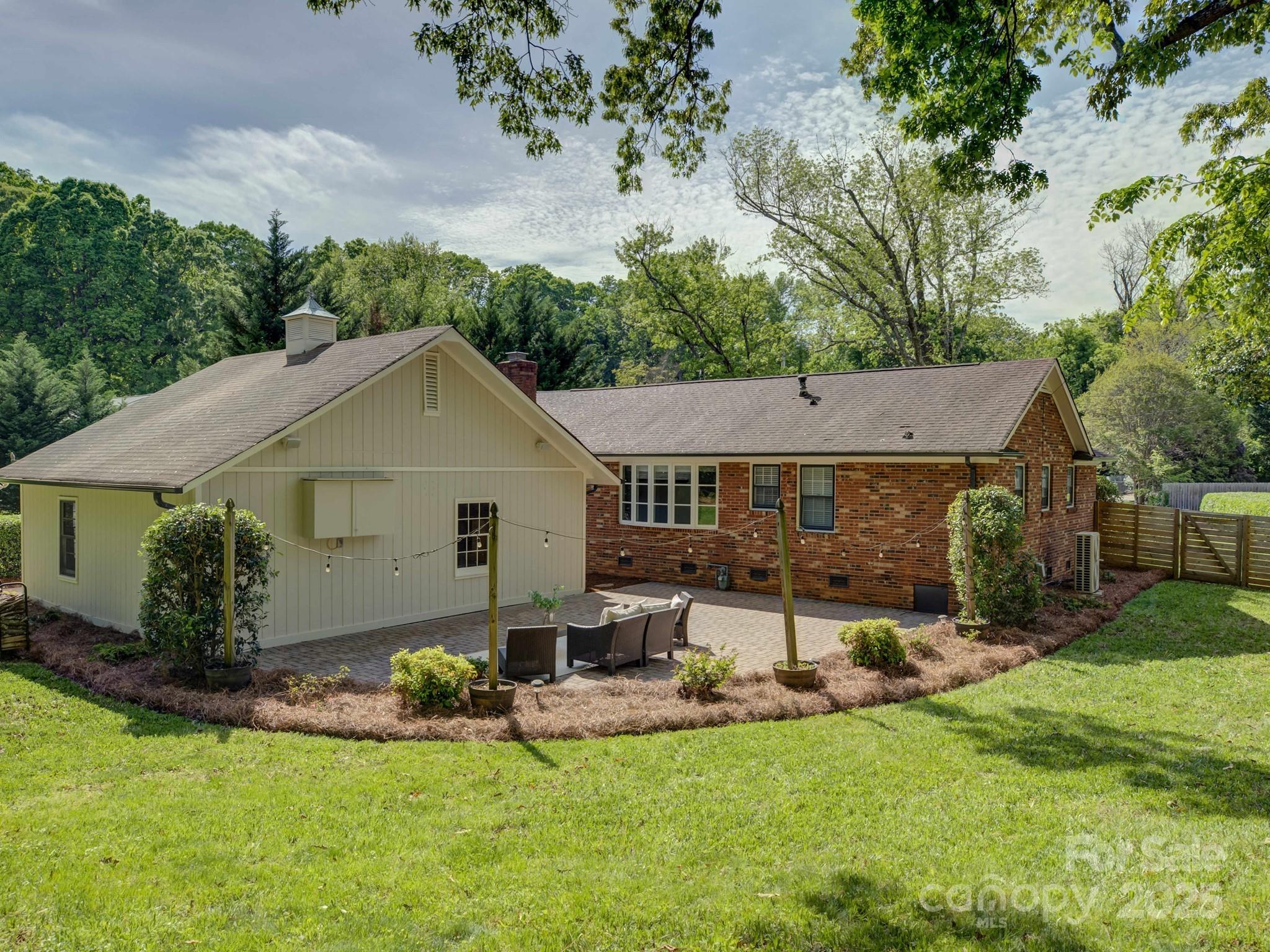 5601 Londonderry Road Charlotte, NC 28210 - Photo 38 of 42 an aerial view of a house