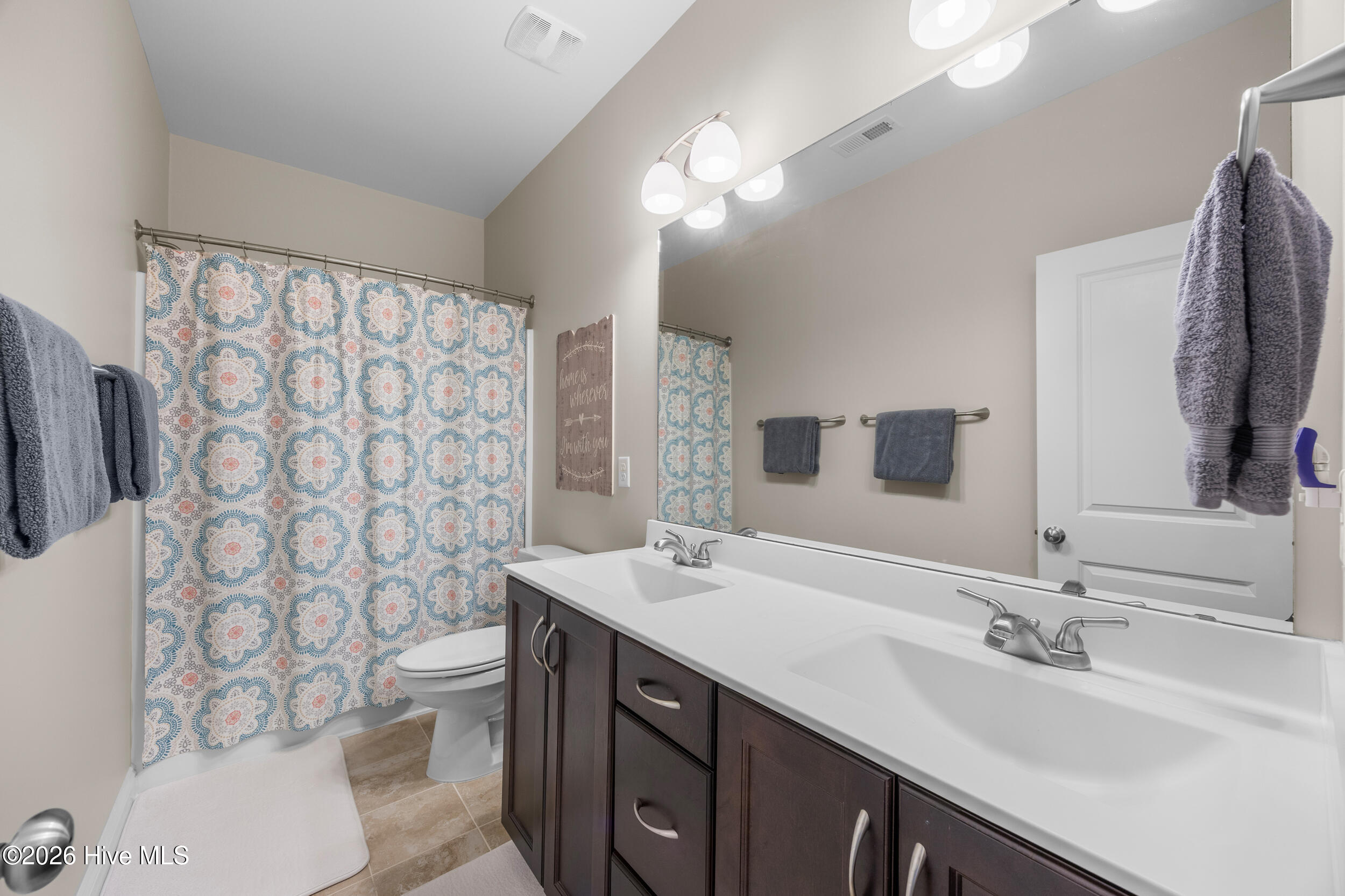 38 East Conolly Court Hampstead, NC 28443 - Photo 24 of 57 2nd Level Full Bathroom