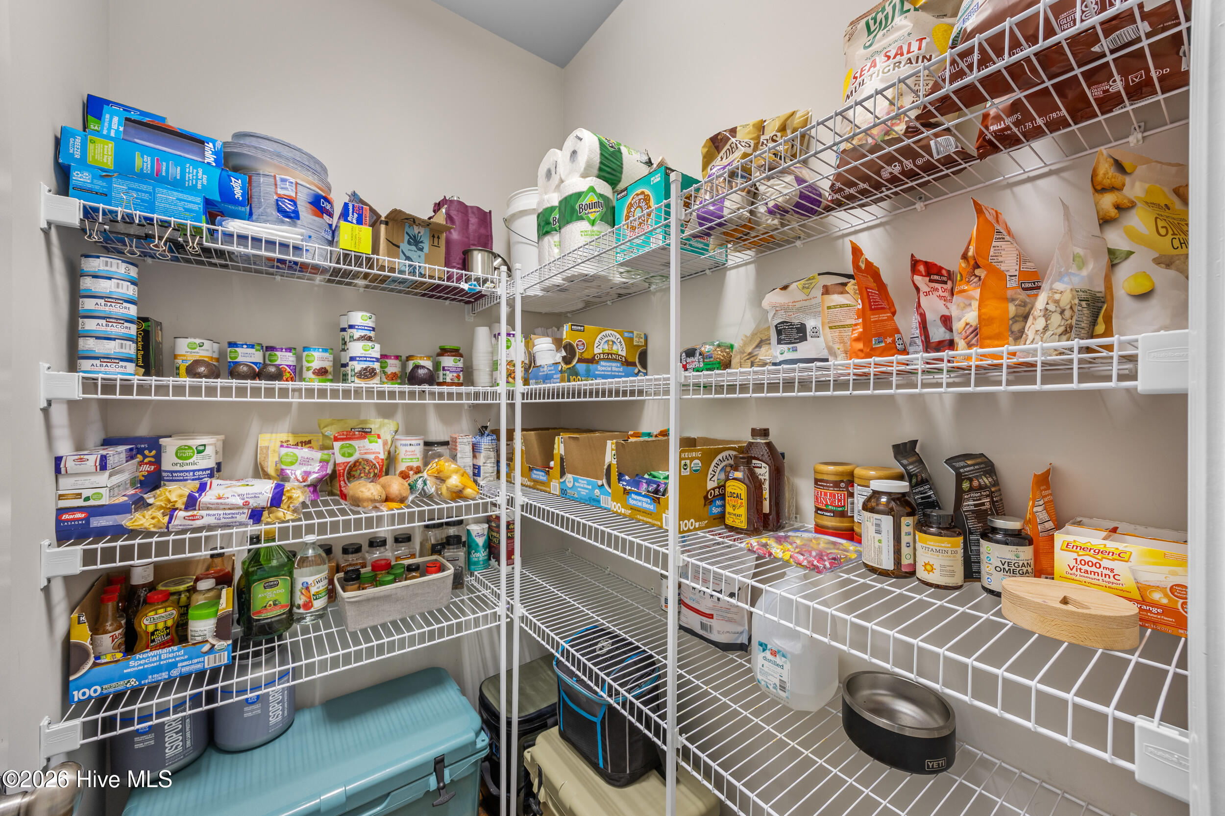 38 East Conolly Court Hampstead, NC 28443 - Photo 30 of 57 Walk-in Pantry