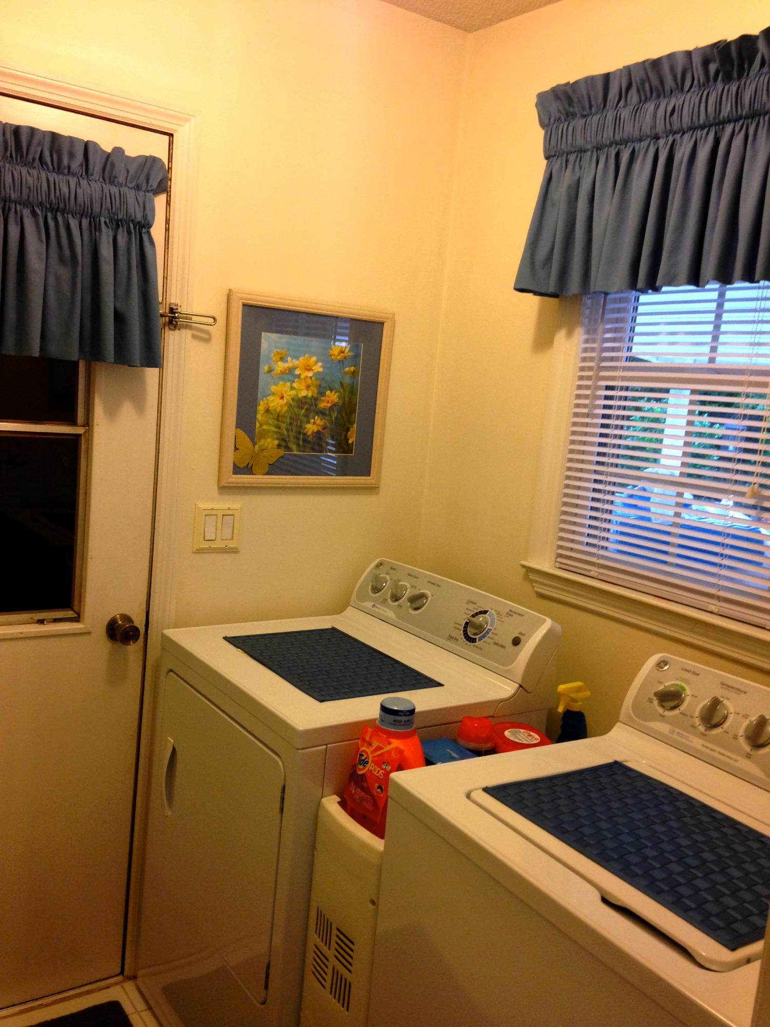 160 Foxborough Road Goose Creek, SC 29445 - Photo 11 of 24 11 - 160 Foxborough - laundry room