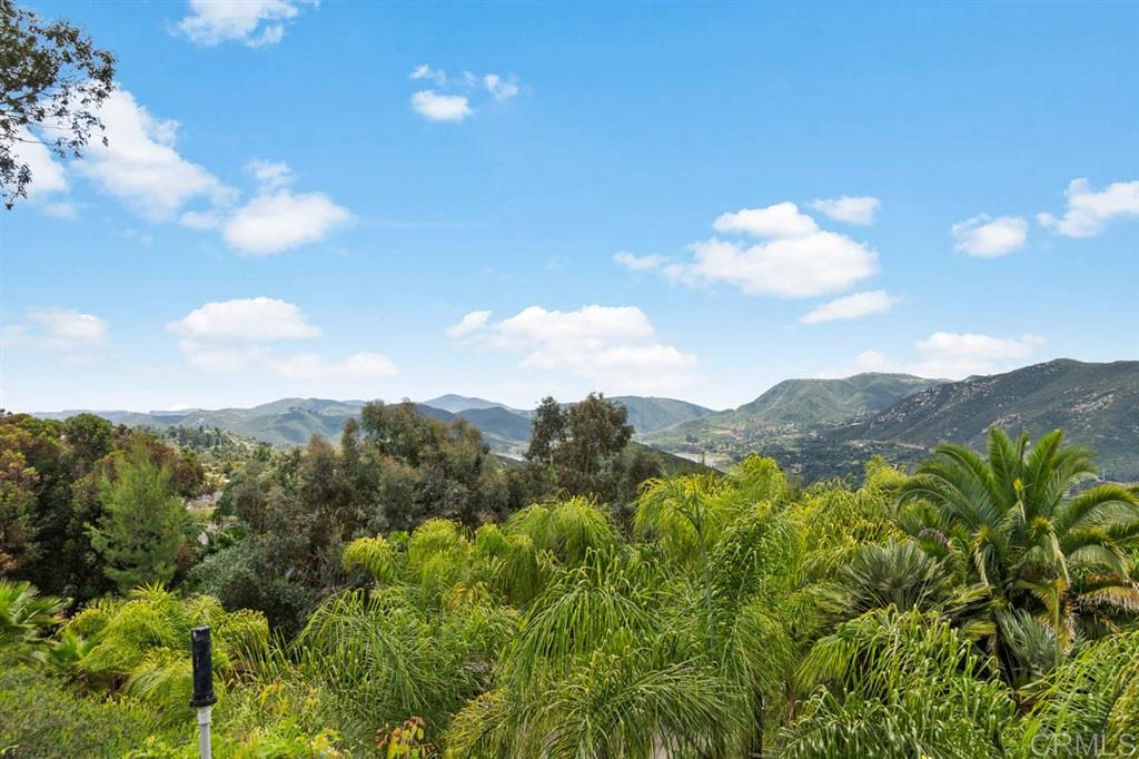 2048 Ridgecrest Place Escondido, CA 92029 - Photo 21 of 25 Gallery Image 21