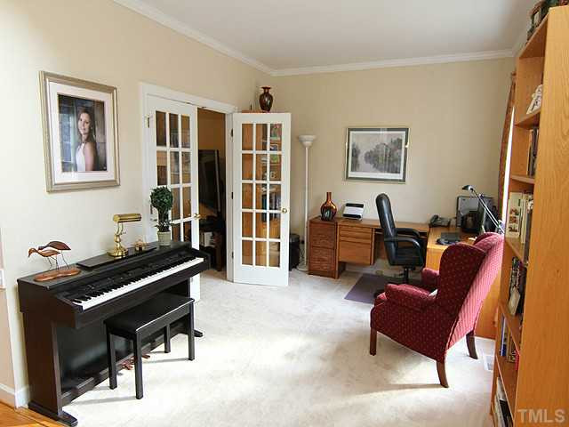 2024 Kinleys Way Raleigh, NC 27613 - Photo 4 of 25 Living Room