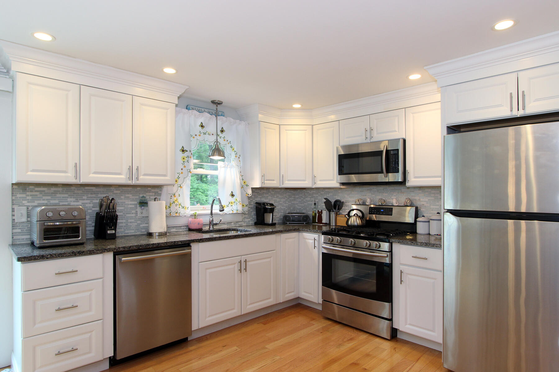 5 Meredith Road Forestdale, MA 02644 - Photo 6 of 32 IMG_5427F