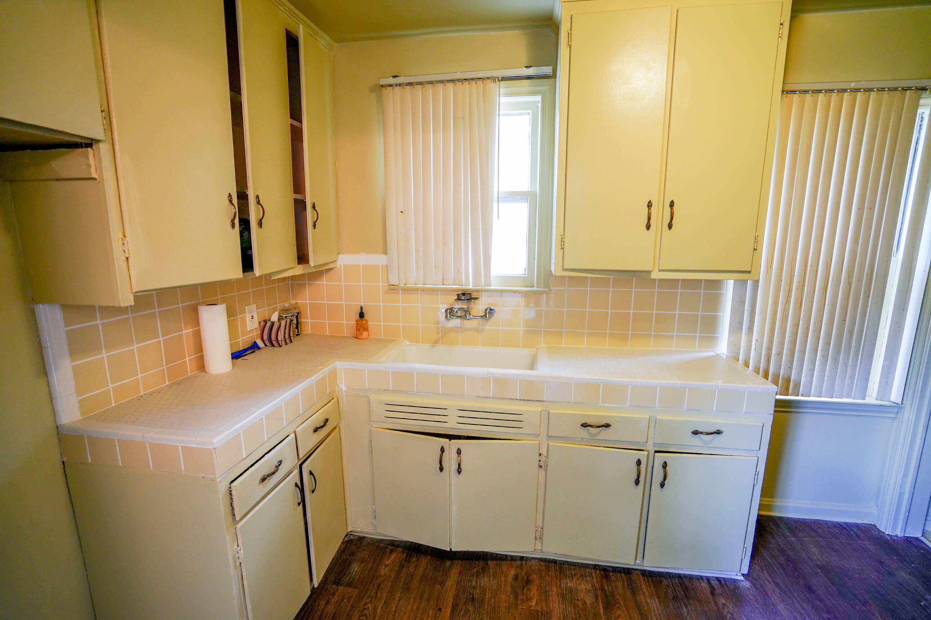 17199 Meyers Road Detroit, MI 48235 - Photo 6 of 10 MeyersKitchen