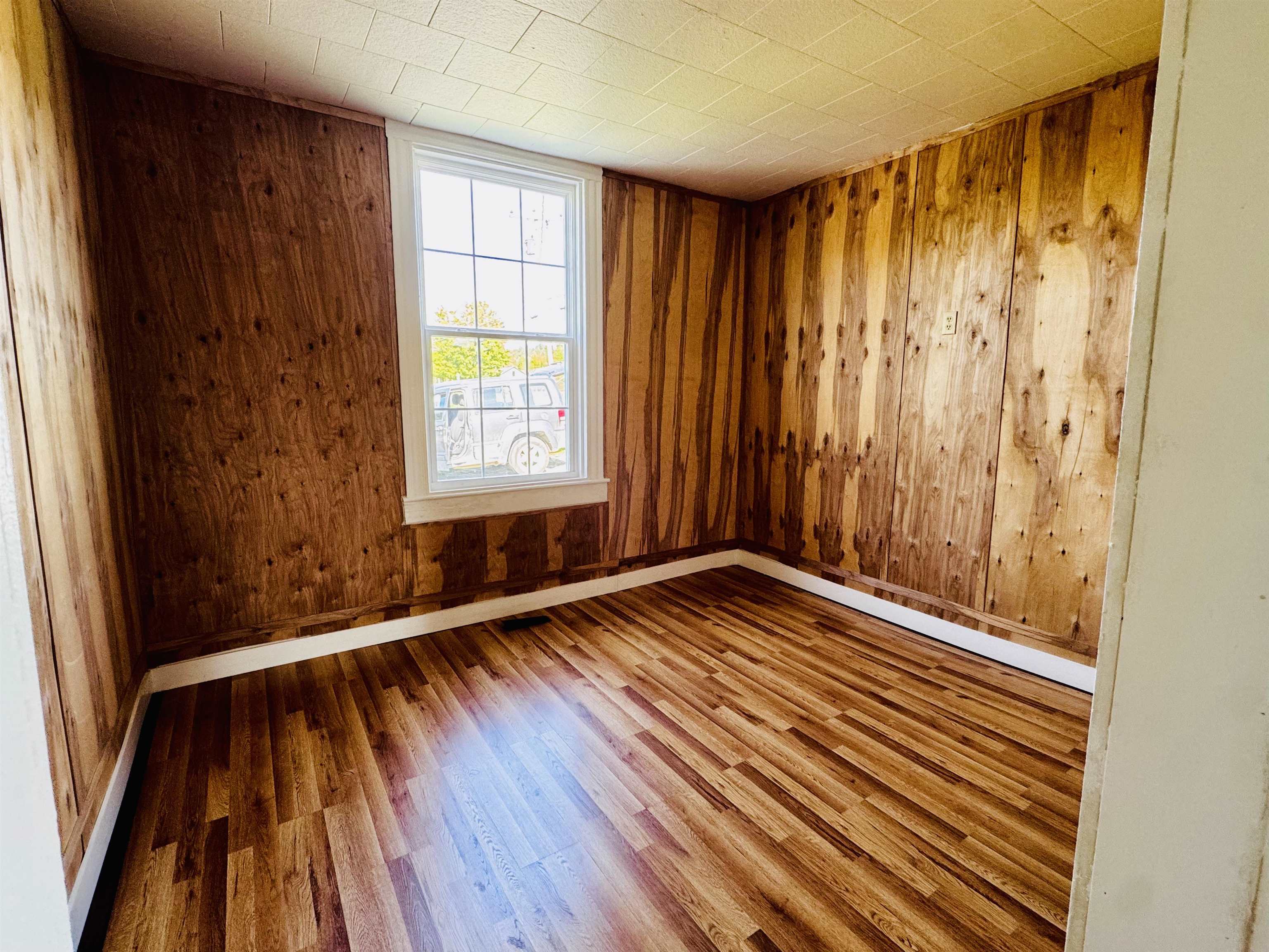 1402 Montgomery Road Berkshire, VT 05476 - Photo 17 of 23 Gallery Image 17