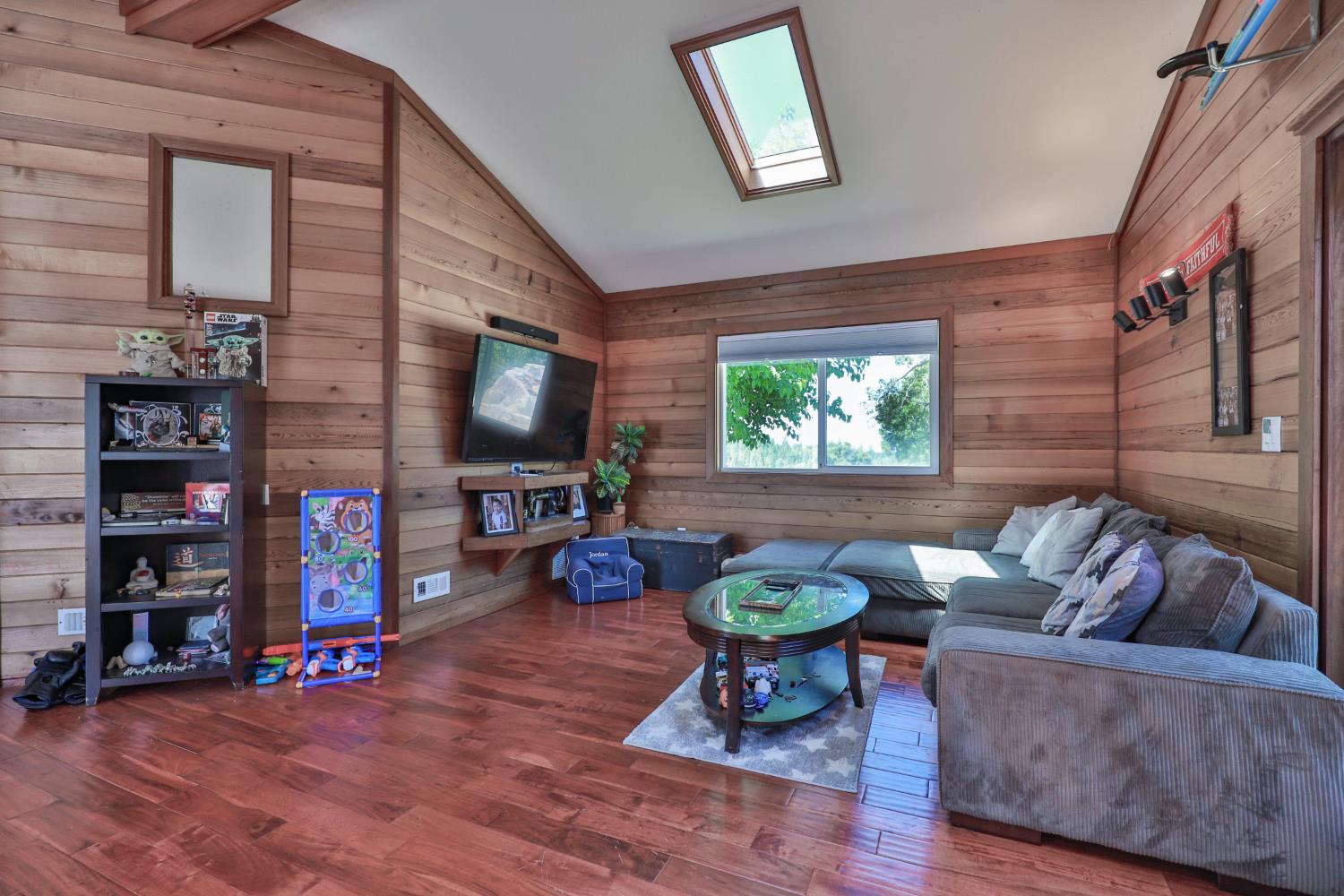 3081 Little Spur Road Somerset, CA 95684 - Photo 21 of 83 Family room