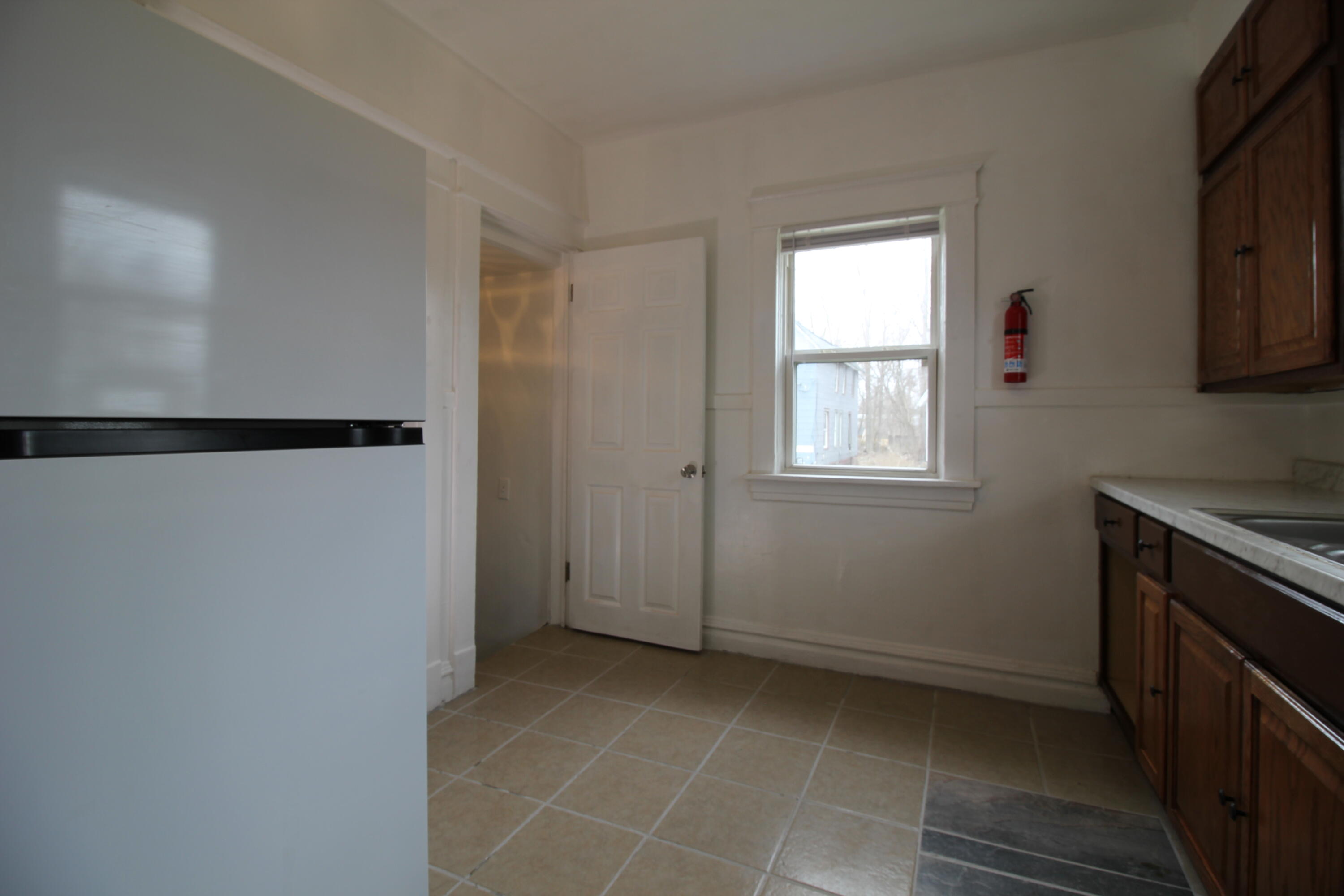 816 Stuart Avenue Kalamazoo, MI 49007 - Photo 11 of 26 IMG_7788