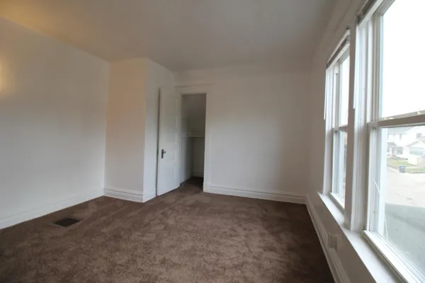 $139,900 | 816 Stuart Avenue, Kalamazoo, MI 49007