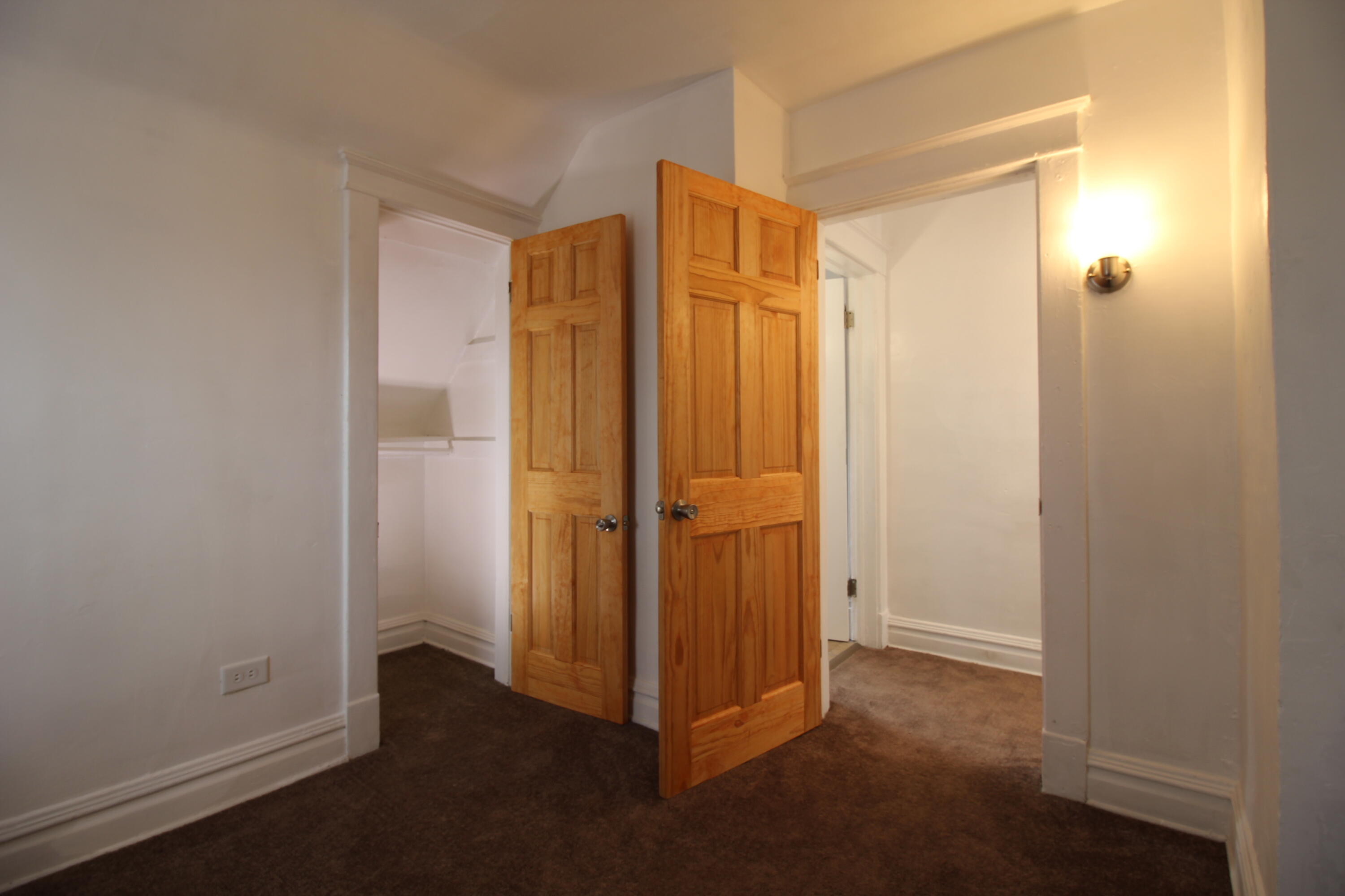 816 Stuart Avenue Kalamazoo, MI 49007 - Photo 19 of 26 IMG_7807