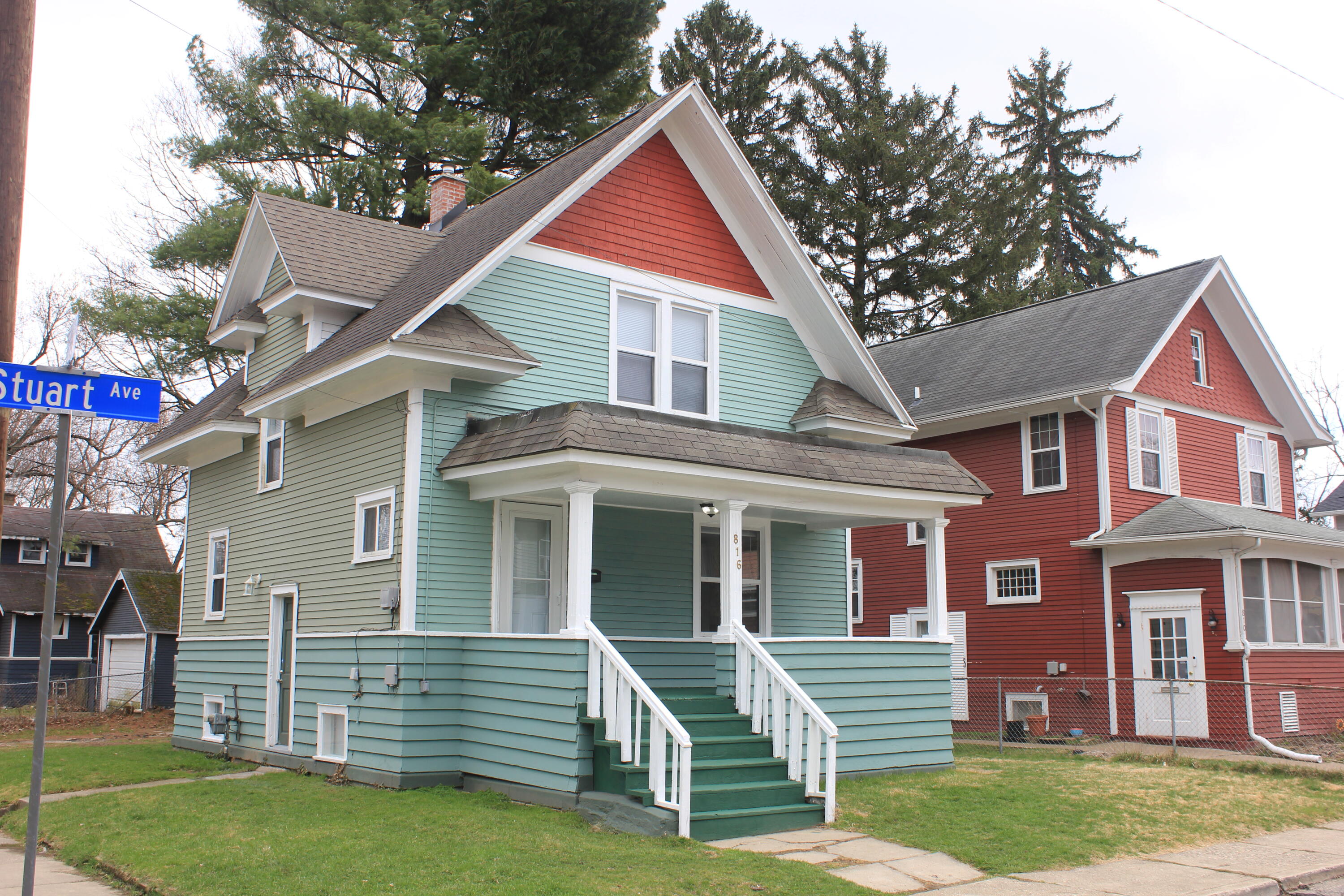 816 Stuart Avenue Kalamazoo, MI 49007 - Photo 2 of 26 IMG_7837