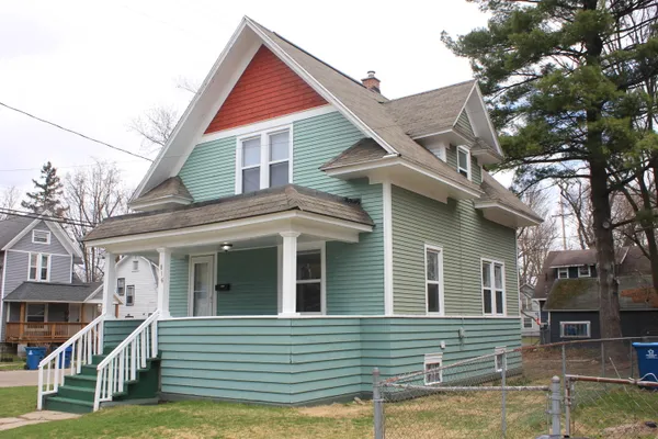 $139,900 | 816 Stuart Avenue, Kalamazoo, MI 49007