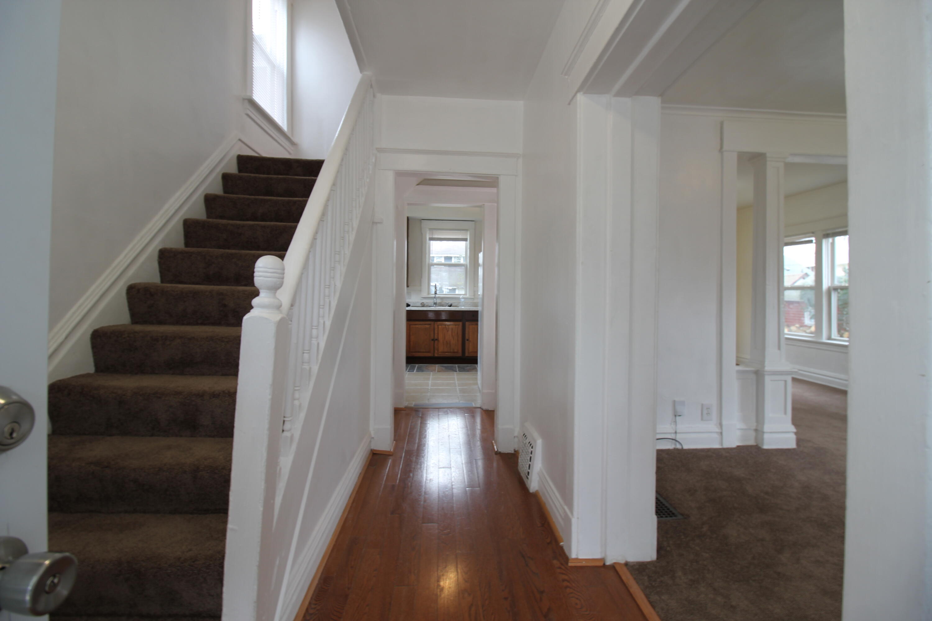 816 Stuart Avenue Kalamazoo, MI 49007 - Photo 7 of 26 IMG_7778