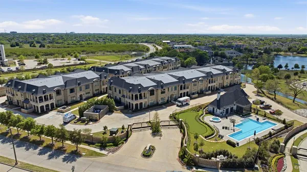 a picture of city with outdoor seating