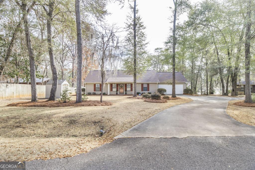 925 West Tanglewood Drive Dublin, GA 31021 - Photo 3 of 43
