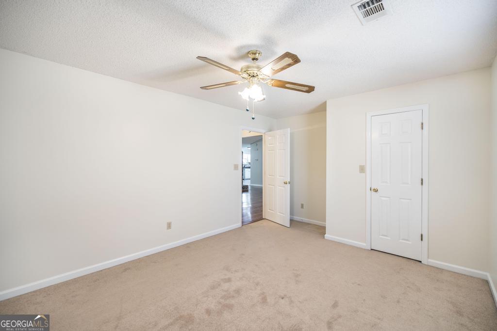 925 West Tanglewood Drive Dublin, GA 31021 - Photo 31 of 43 a view of an empty room