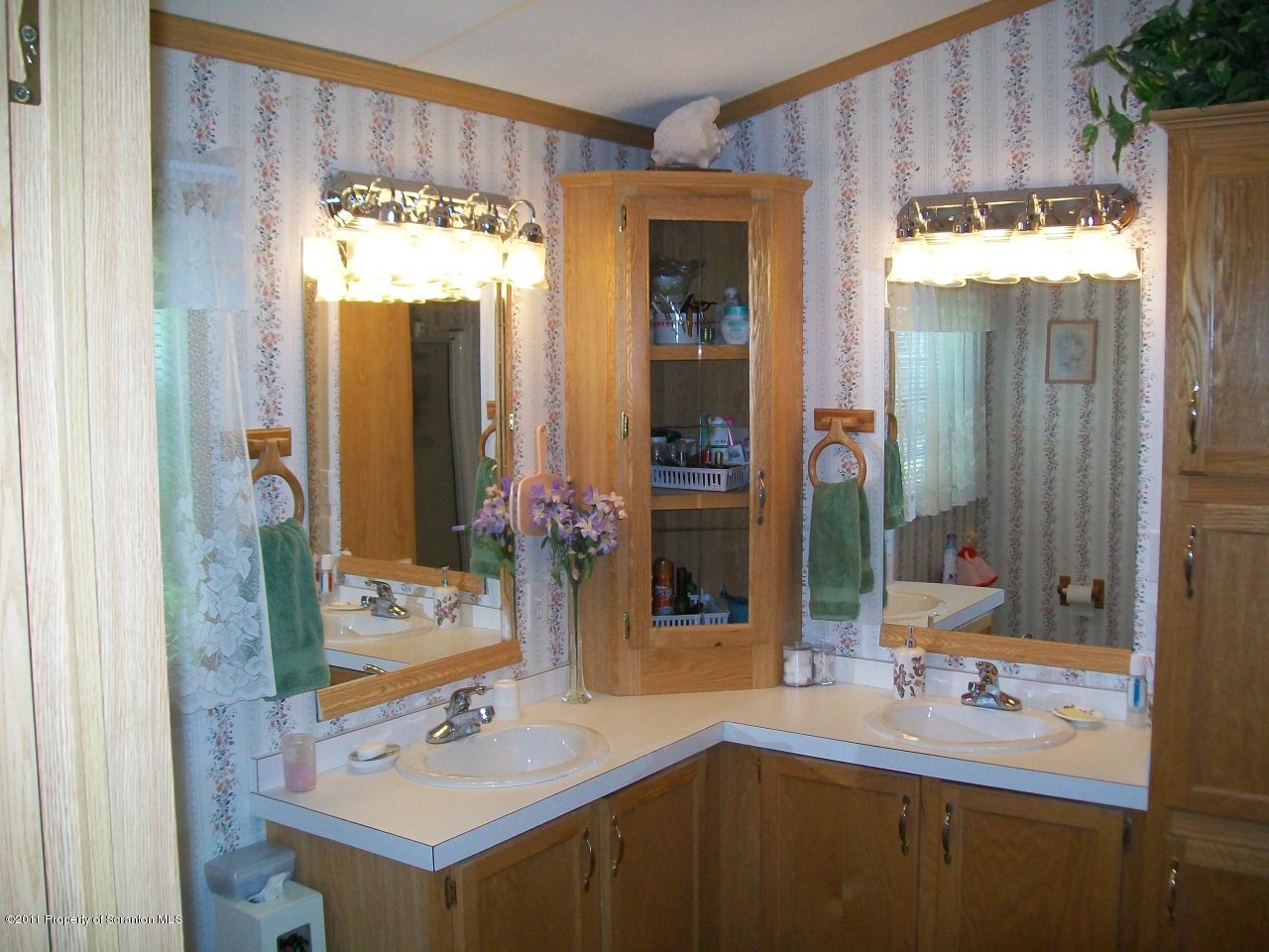 29 Robbs Road Damascus, PA 18415 - Photo 3 of 15 MASTER BATH