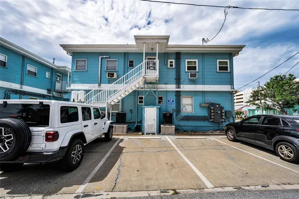 $269,900 | 483 East Shore Drive, Unit A4, Clearwater Beach, FL 33767
