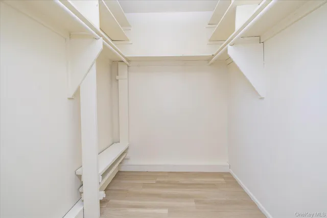 $1,049,999 | 8 Patricia Court, Bethpage, NY 11714