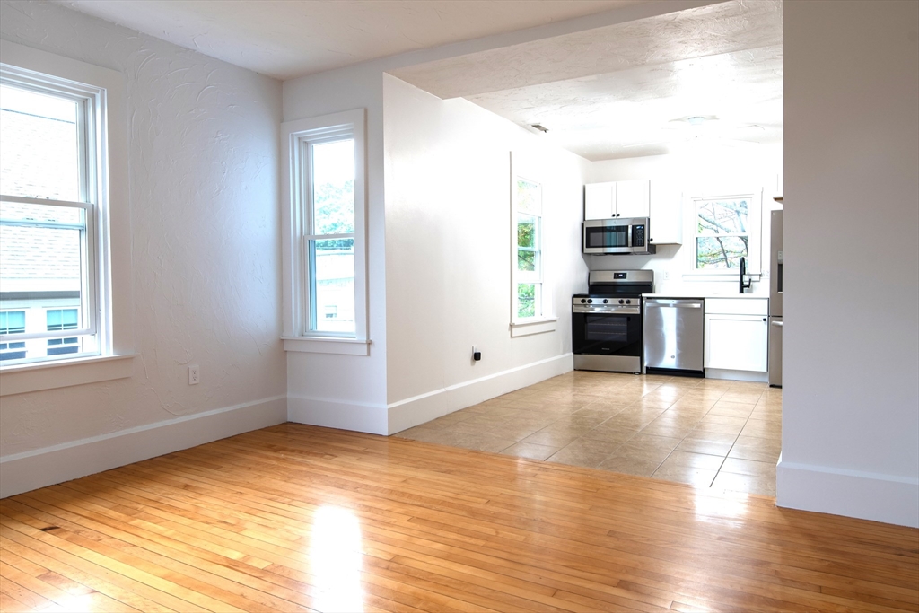 5 Stoneland Road, Unit 2 Worcester, MA 01603 - Photo 2 of 6