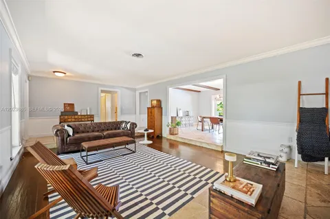 $2,375,000 | 11100 Southwest 73rd Court, Pinecrest, FL 33156