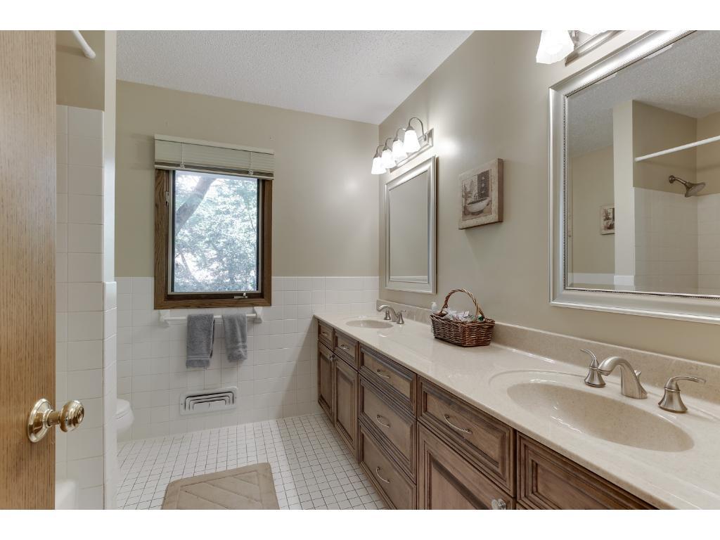 6001 Dewey Hill Road Edina, MN 55439 - Photo 13 of 21
