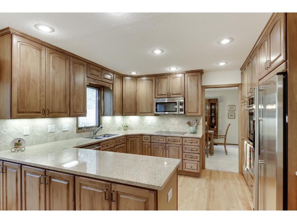 6001 Dewey Hill Road Edina, MN 55439 - Photo 5 of 21