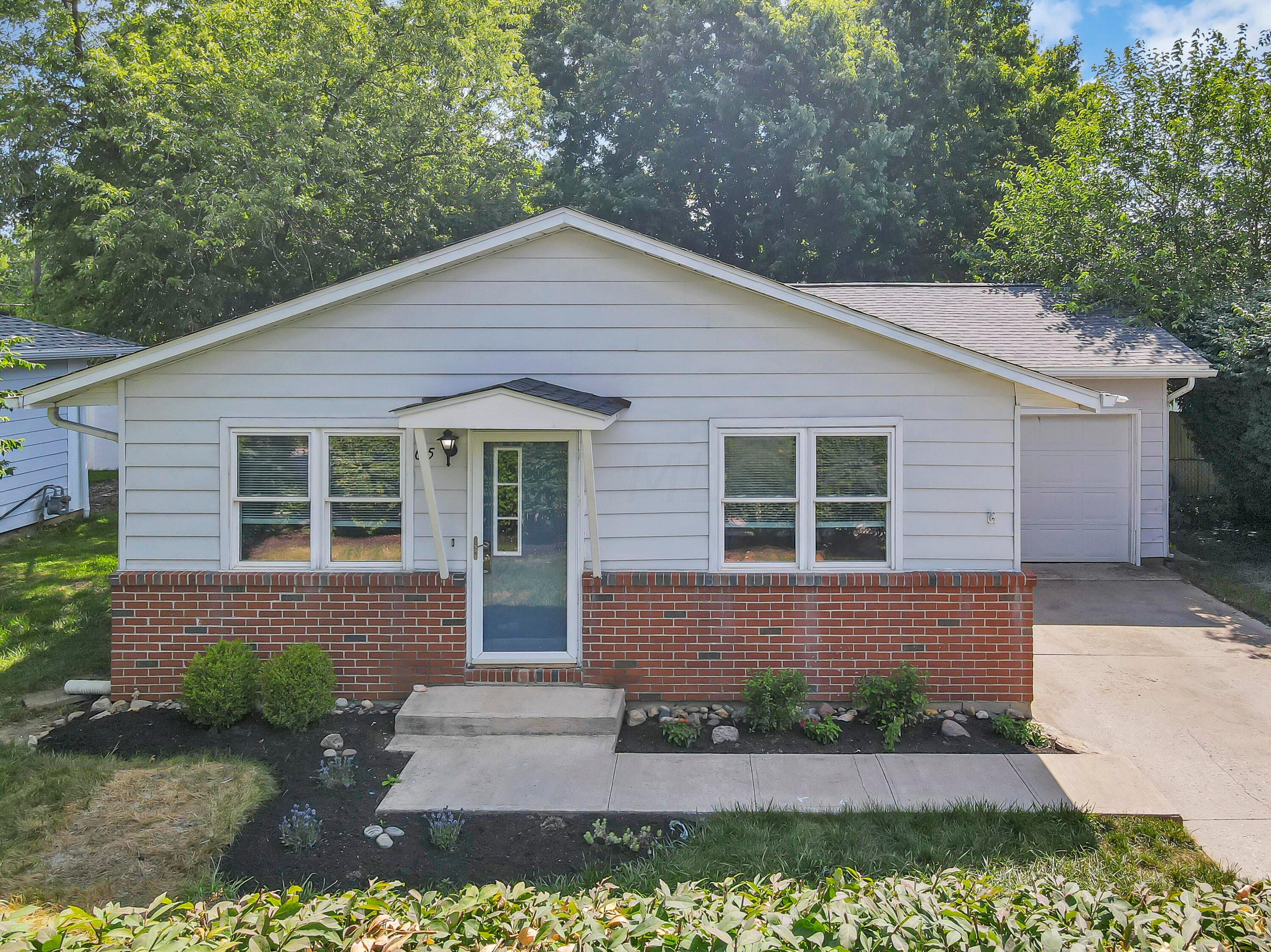 685 Liberty Road Delaware, OH 43015 - Photo 3 of 32 2AD583FB-AC7D-44D1-84EB-B32E6D601ED7