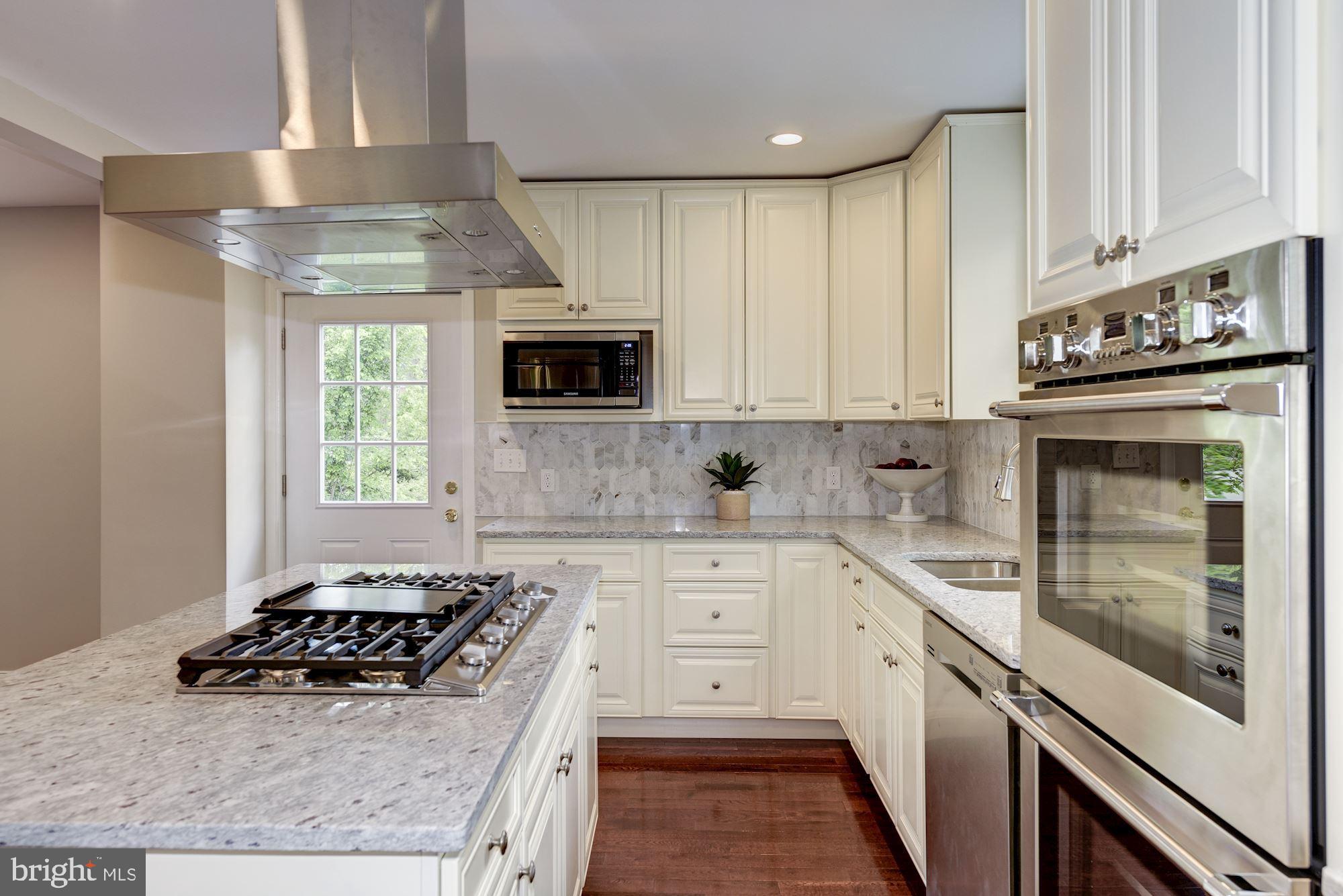 9415 Colesville Road Silver Spring, MD 20901 - Photo 11 of 34 Kitchen