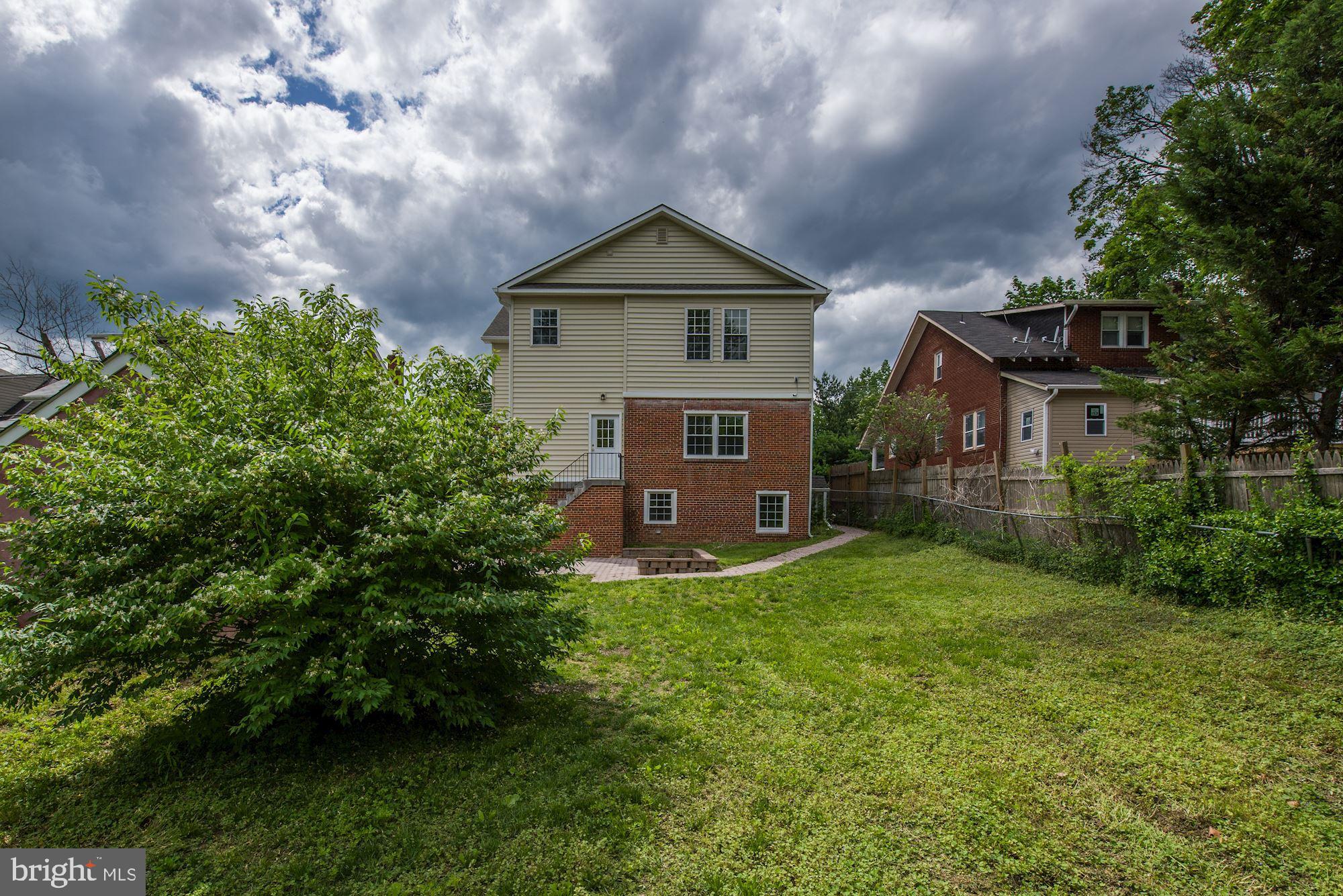 9415 Colesville Road Silver Spring, MD 20901 - Photo 31 of 34 Fenced backyard