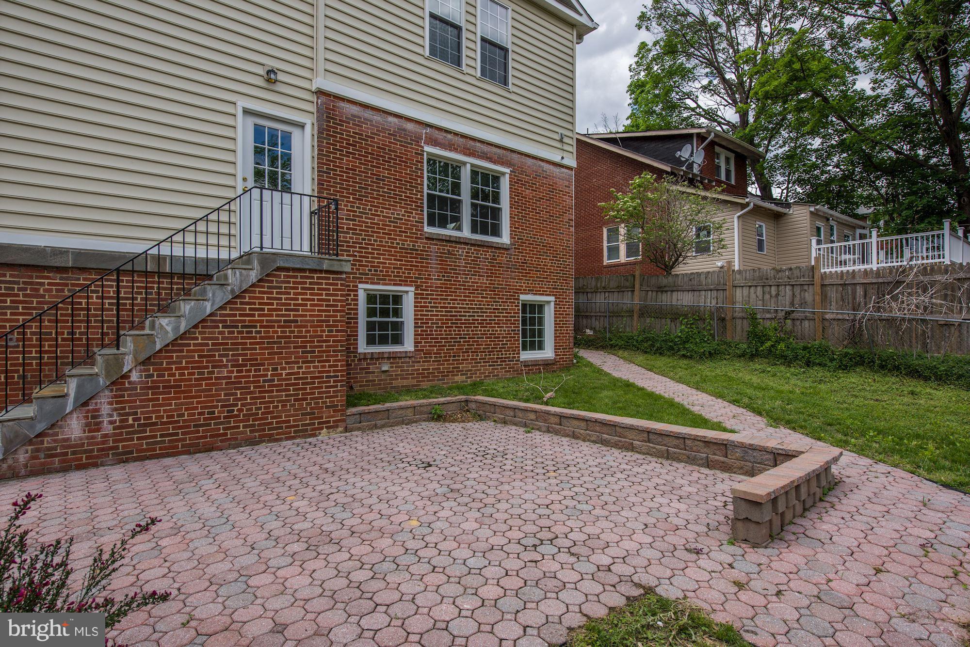 9415 Colesville Road Silver Spring, MD 20901 - Photo 33 of 34 Back patio