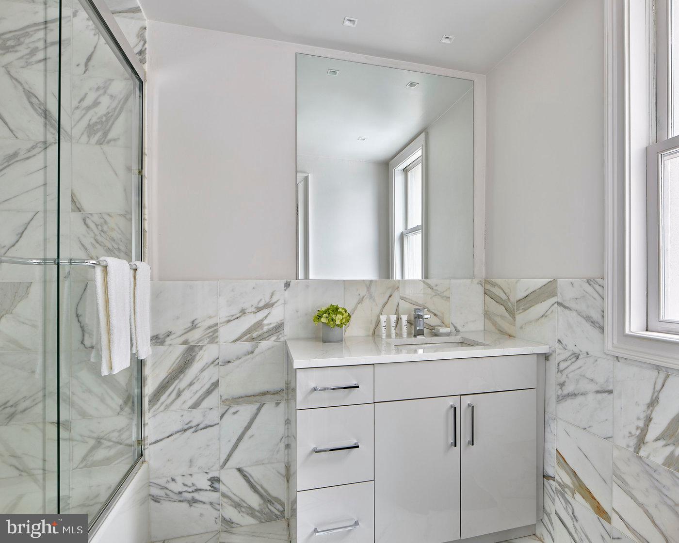 135 South 18th Street, Unit 1BEDPREMIUM Philadelphia, PA 19103 - Photo 8 of 14 Gallery Image 8