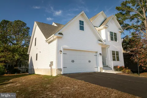 $1,125,000 | 614 Bethany Loop, Bethany Beach, DE 19930