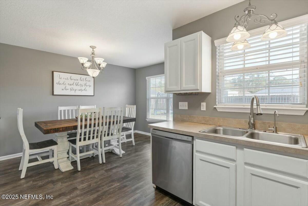 930 Red Fox Way Macclenny, FL 32063 - Photo 15 of 43 a dining room with furniture and window
