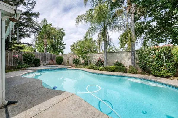 $595,000 | 2329 Prescott Avenue, Clovis, CA 93619