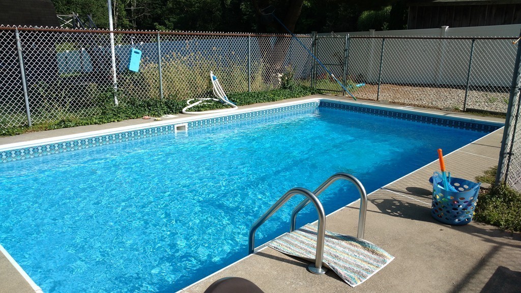 649 Lebanon Hill Road Southbridge, MA 01550 - Photo 4 of 19 Gallery Image 4